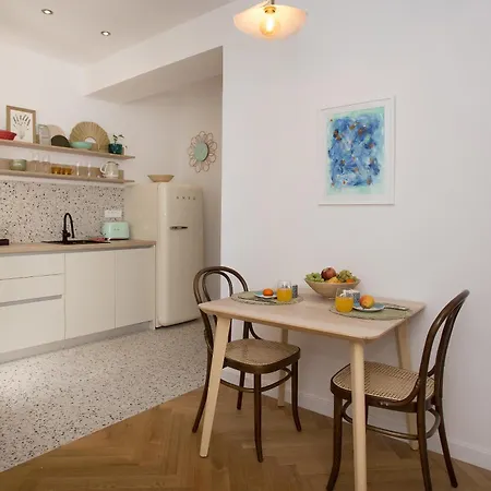 Orange Boutique S Apartment